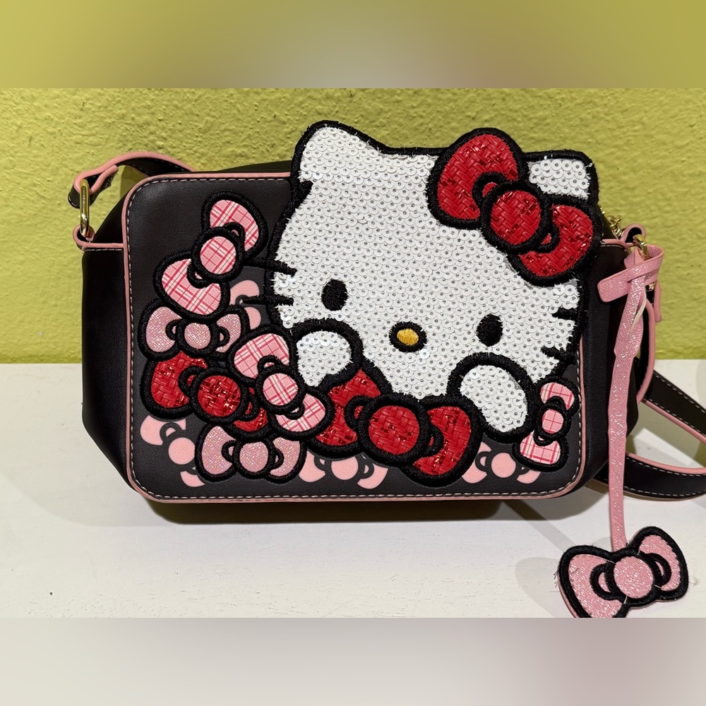 🎀 Hello Kitty Sequin Danielle Nicole Bag